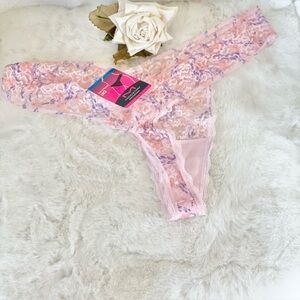 New with tags MAIDENFORM LUXURIOUS LACE THONG PANTY SZ XL PINK w/ PURPLE SASSY🩷